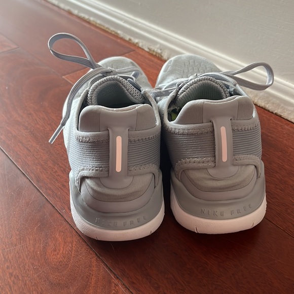 Grey Nike Free Runs - Picture 2 of 4